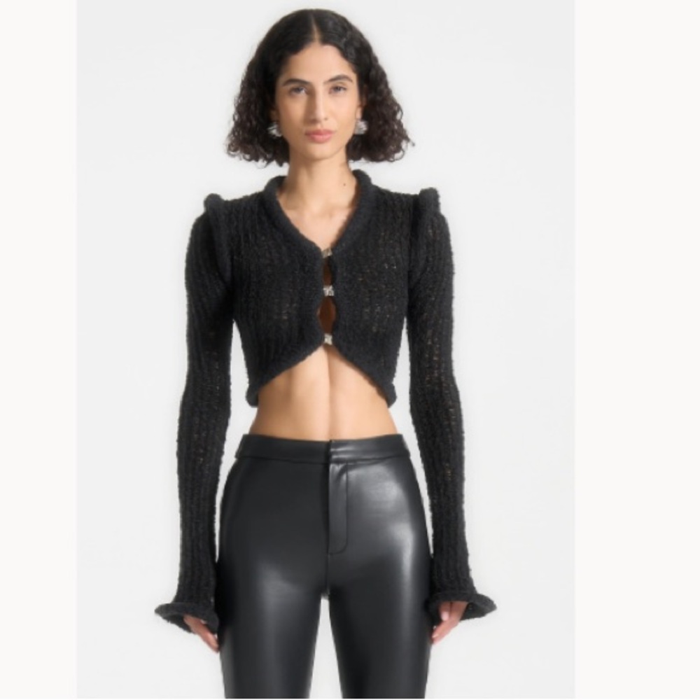 Cropped fitted cardigan top